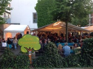 Am Parkhaus finden Sie die Spargelrunde