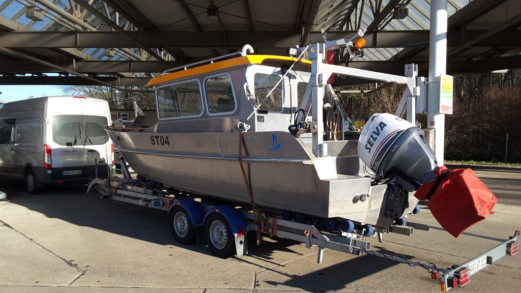 Boot Kampfmittelsuche Lampertheim